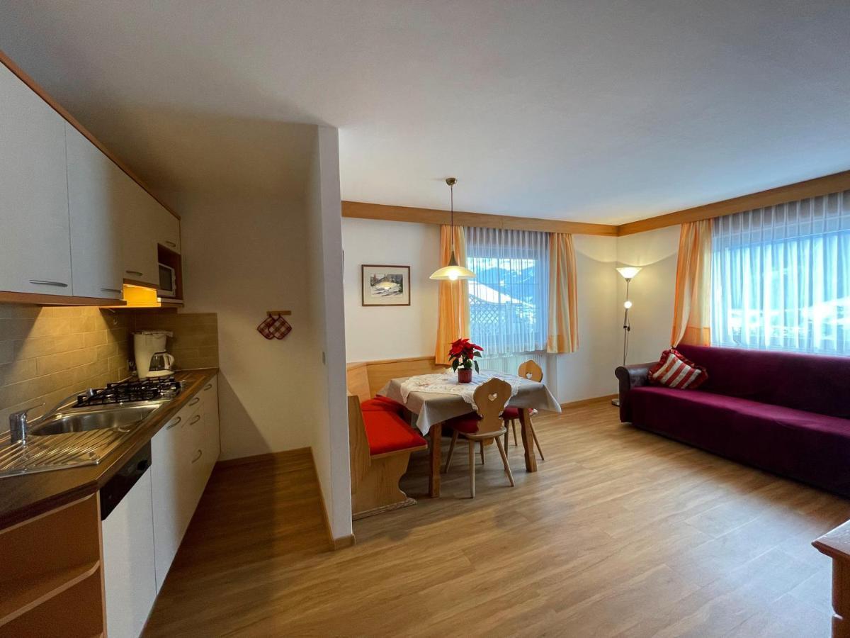 Aparthotel Lastei 3*